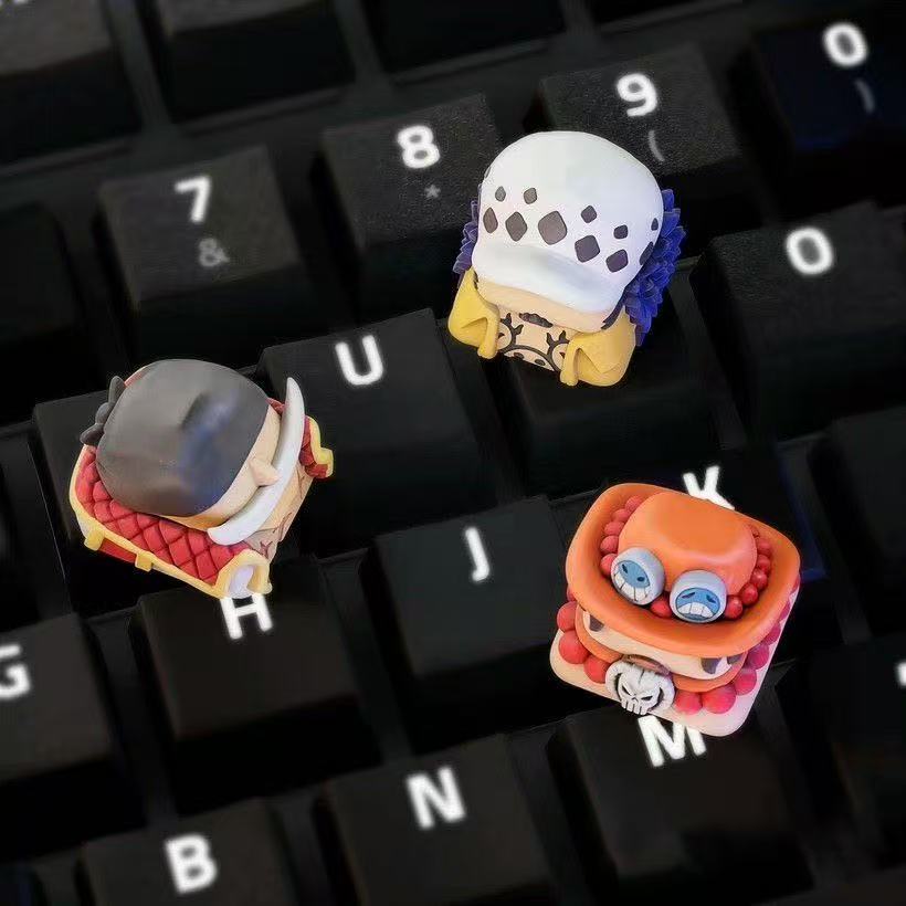 Фигурка One Piece Трафальгар Д. Закон о воде Эдвард Ньюгейт DIY Колпачок для клавиш Милый Мультяшный Крест Механическая Клавиатура ESC Базовый Колпачок для Клавиш Подарок