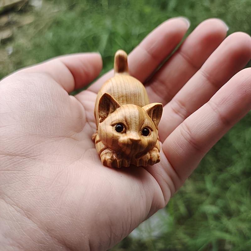Статуэтка деревянного котенка ручной резьбы - Реалистичный миниатюрный декор кошки, Не требует электричества, Деревянное искусство ручной работы для дома и офисного стола