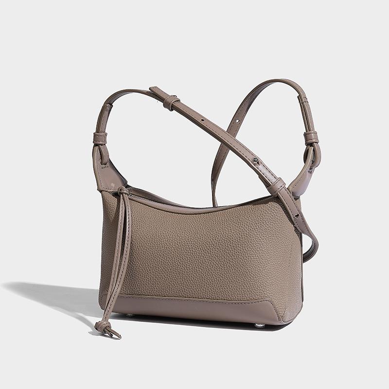 2024 New Trendy Dumpling Bag Crossbody Bag with Lychee Pattern, Versatile Fashionable Casual Women's Bag with a Luxurious and Sophisticated Feel