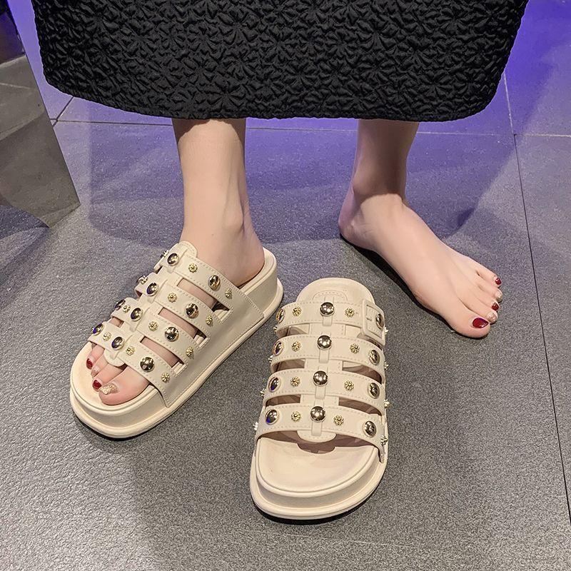 Beach Casual Height-increasing Muffin Thick-bottomed Cool Slippers 2025 Summer New Rivets Fashionable Versatile One-word Slippers Women
