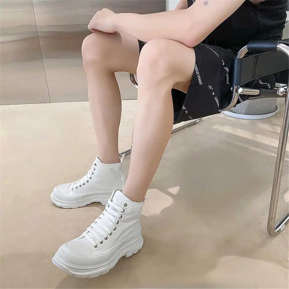 Мужские спортивные ботинки на высокой подошве, короткие, вулканизированные кроссовки для мужчин, белые баскетбольные кроссовки, становая тяга, классические, самые дешевые сабо для косплея