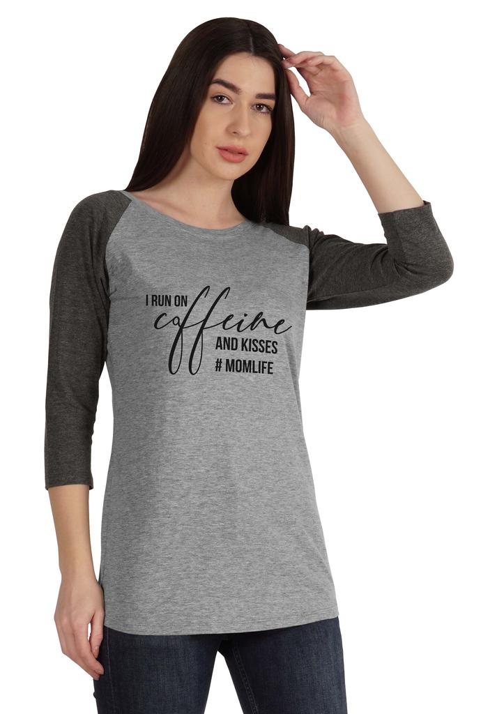 Inkmeso Футболка с принтом «Я бегу на кофеине и поцелуях» #Momlife для женщин