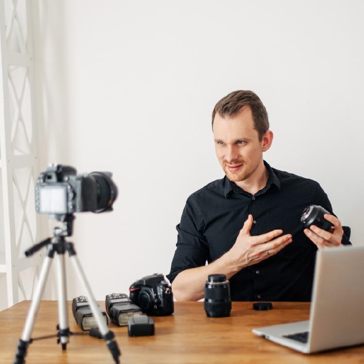 ET77 ABS Sunshade Lens Shade for RF 85mm f/2 Macro IS R5 Mount Lens Guard Protects Agains Unwanted Light