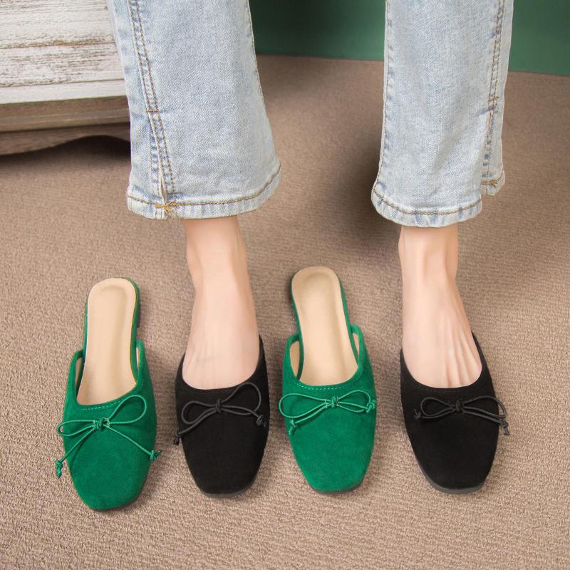 Новые стильные модные женские тапочки на плоской подошве, туфли-мюли с бантом, повседневные роскошные сандалии, дизайнерские замшевые туфли с острым носком, шлепанцы