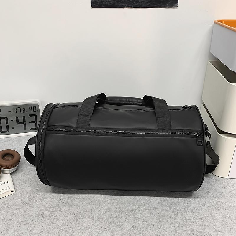 Waterproof Duffle Bag for Travel and Gym with Adjustable Shoulder Strap Large Capacity Sports Weekender Bag