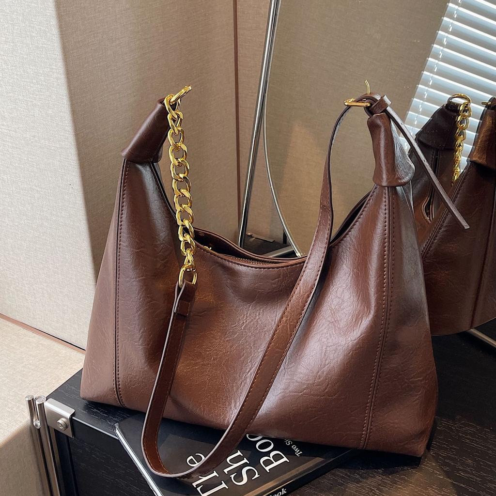 Large Capacity Bag Women'S Fashion Retro Chain Shoulder Messenger Bag Texture Commuter Women Tote Bag