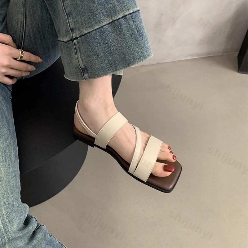 Модные сандалии в римском стиле, ретро, с открытым носком, повседневные, на плоской подошве, для женщин, лето 2025, удобные, универсальные, с ремешком сзади, модные, пляжные, крутые туфли