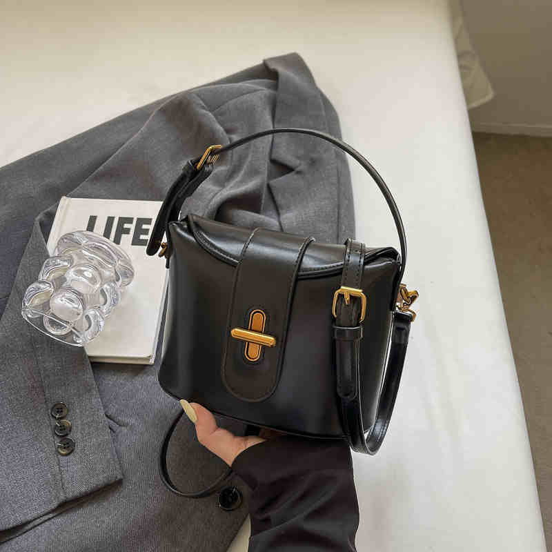 Женские сумки через плечо из искусственной кожи, осенне-зимние, текстурированные, однотонные, с клапаном, маленькие сумки, женская модная сумка через плечо