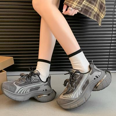 Весна 2025 новые туфли на толстой подошве с увеличенной высотой, маленькие серые кроссовки в стиле «папа», женская модная удобная универсальная спортивная и повседневная обувь