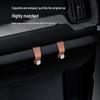 Крючок для перчаточного ящика со стороны пассажира Volvo XC60 - Вешалка для хранения в салоне автомобиля