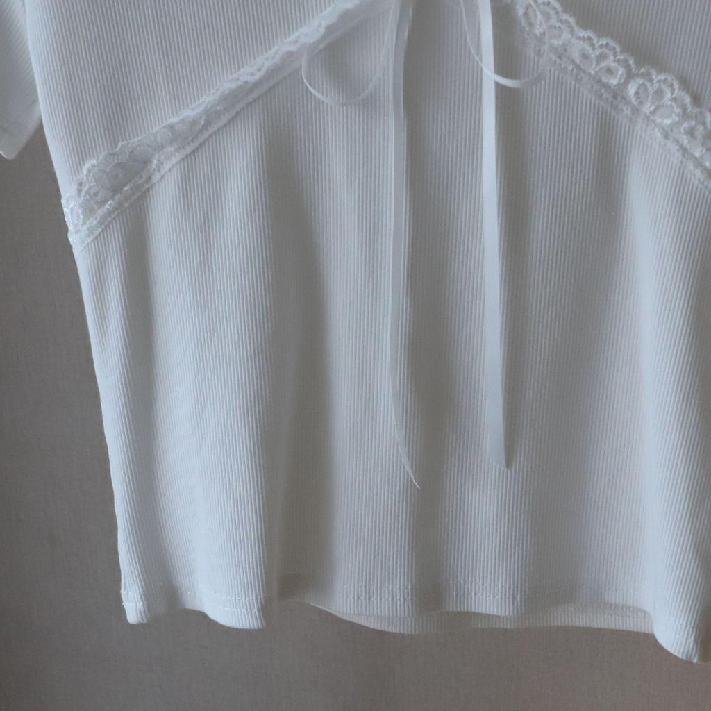 Маленький топ с короткими рукавами и бантом, приталенного силуэта - 2025 корейский стиль, летняя женская мода