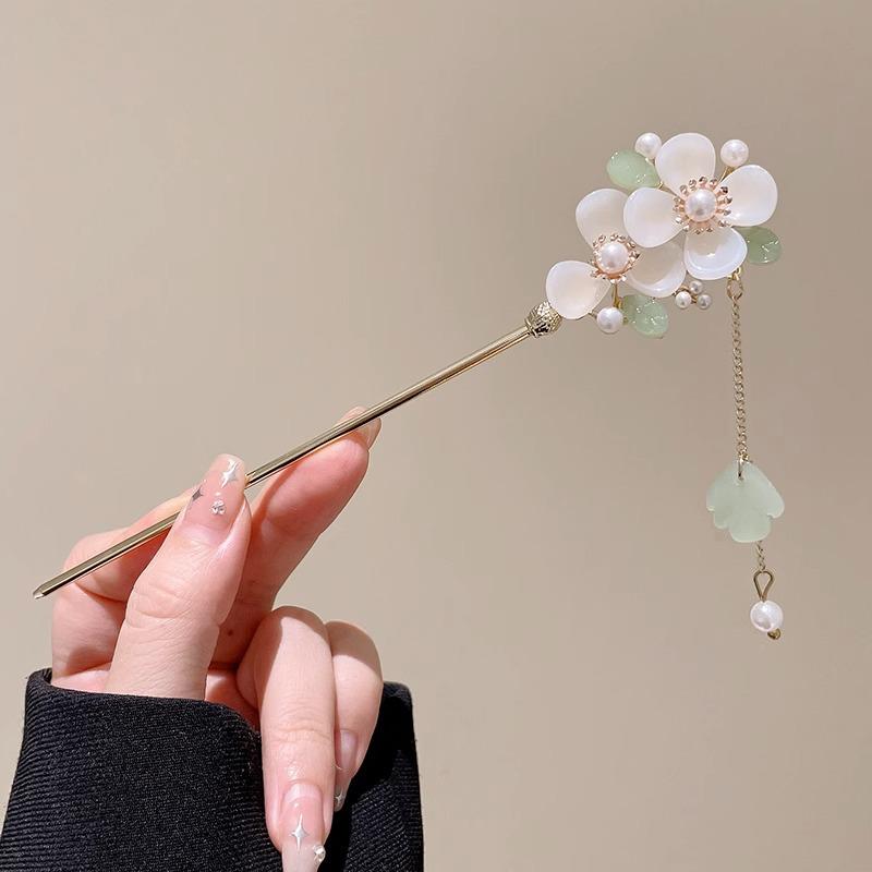 High-End Retro Chinese Tassel Hairpin for Women - Versatile Alloy Hair Clip for Elegant Updos