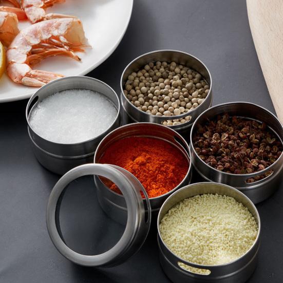 Magnetic Spice Tins Stainless Steel Spice Container Seasoning Jar Spice Jars Storage Box with Transparent Lid for Storing Herbs
