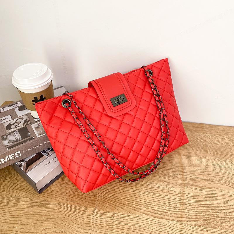 Женская сумка через плечо с цепочкой и алмазной вышивкой - мода осень/зима 2020 года