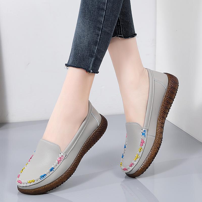 2025 New Women's Shoes Leather Women's Single Shoes Korean Version of Casual Mother Shoes Cover Foot Loafers Flat Bean Shoes