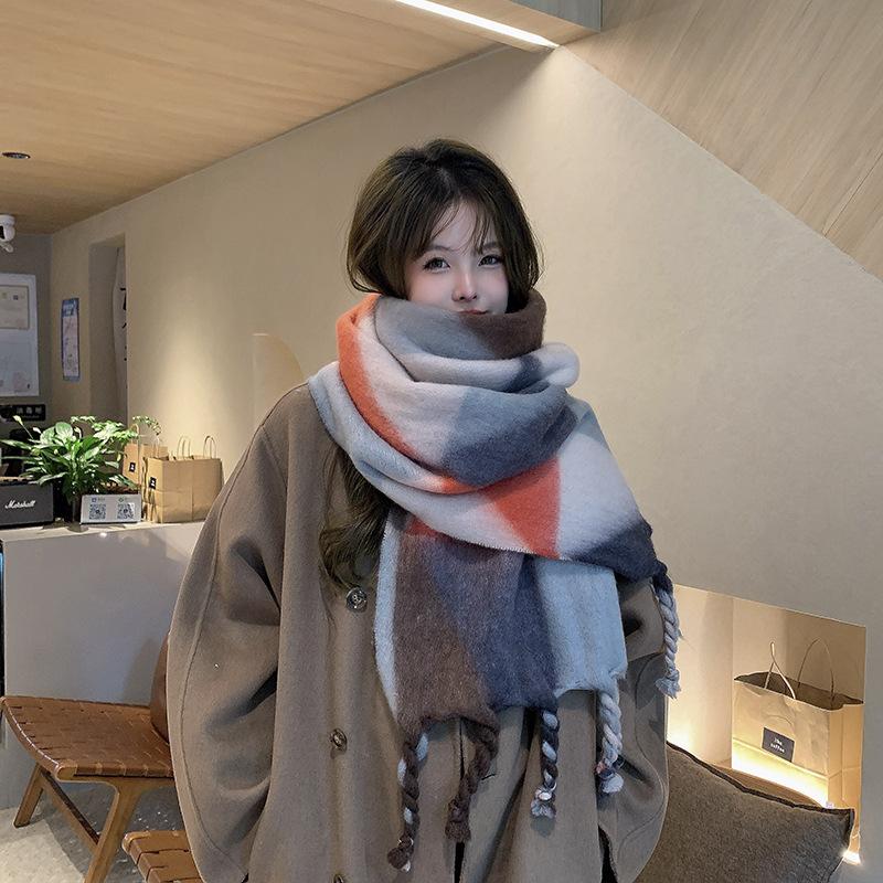 Autumn and Winter New Scarf Women Feel Soft Winter Warm Thickened Plaid Hair Pulling Shawl