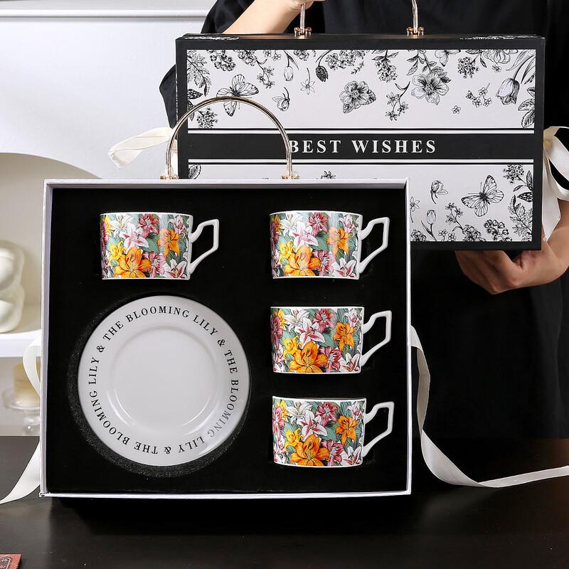 Элегантный подарочный набор из керамической чашки и блюдца (2 чашки, 2 блюдца)