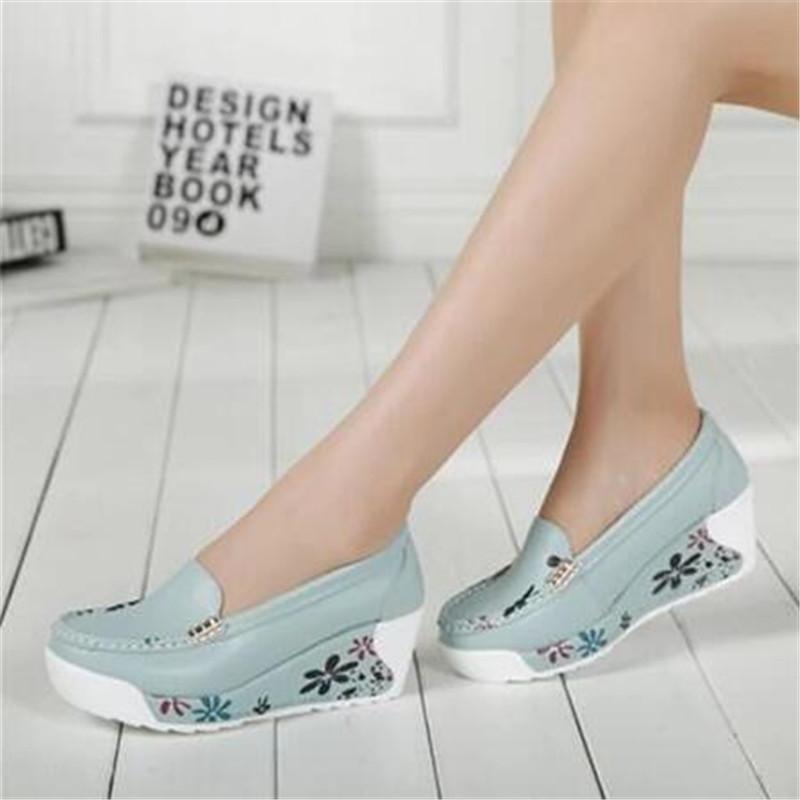 Осенняя женская обувь из натуральной кожи для медсестры, рабочие туфли, одинарные туфли на танкетке, женские кроссовки на платформе