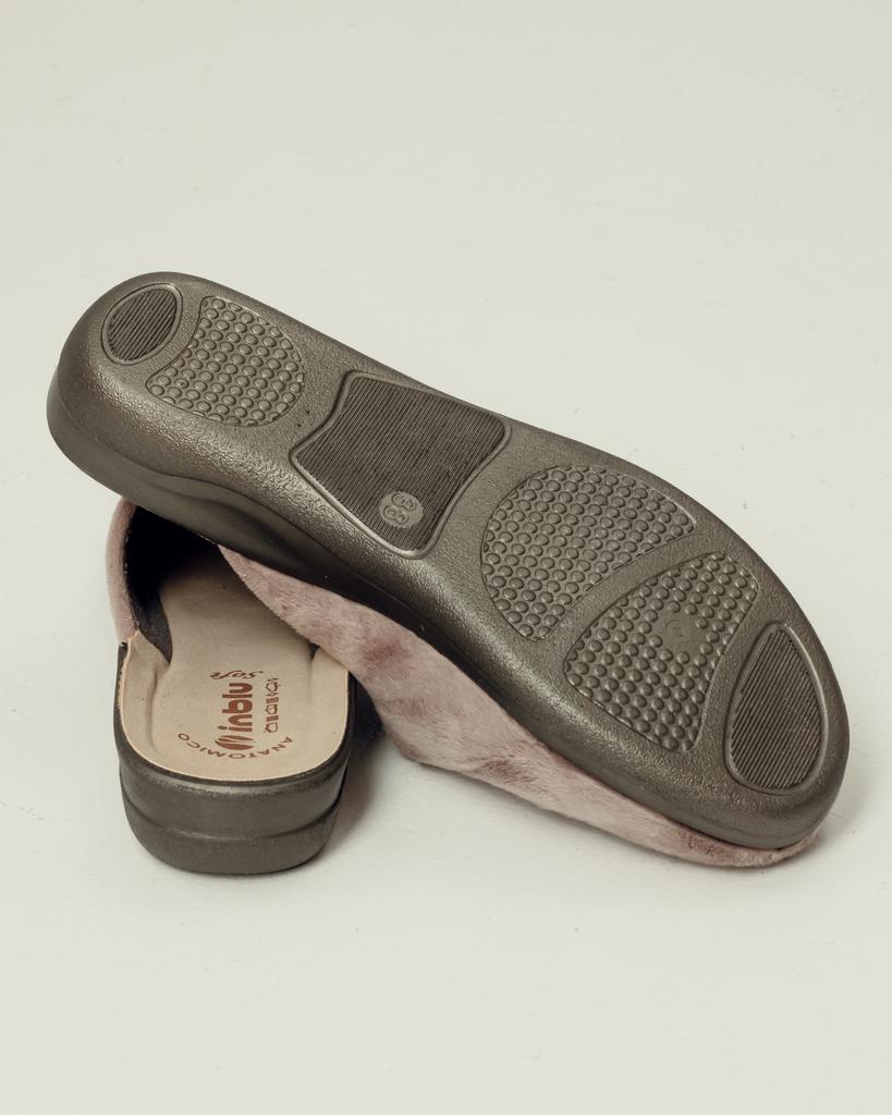 Тапочки женские Inblu CF000043 36 бледно-коричневый