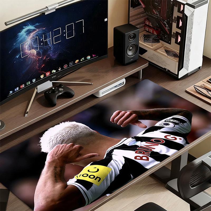 Guimaraes Mouse Pad, Large Gaming Desk Mat, Non-slip XXL Mousepad for Laptop & Tablet, Mini PC Playmat with Stitched Edges