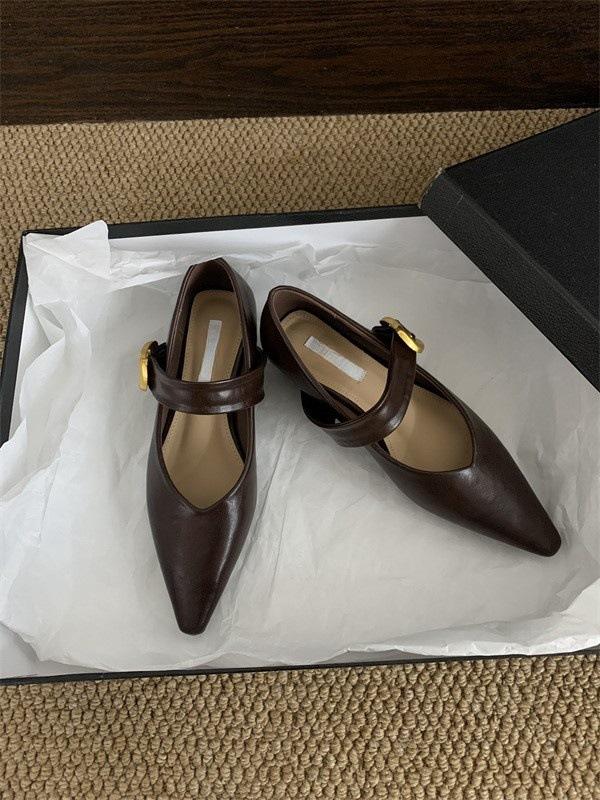 2025 г. туфли Мэри Джейн на танкетке с заостренным каблуком, неглубоким ртом, односложной пряжкой, темперамент, черные, на низком каблуке, универсальные, одинарные, женские