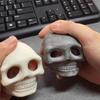 1/2 шт. Хэллоуин Игрушка Череп Жук Щипающий Музыкальный Череп Глазное яблоко Жук Декомпрессионная Вентиляционная Игрушка Подарок Креативные и Веселые Игрушки