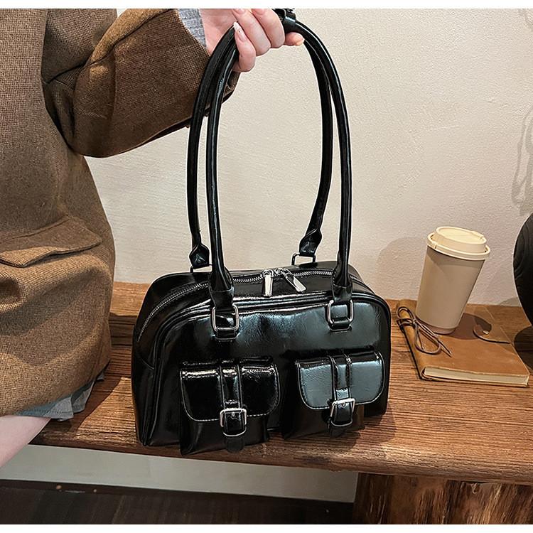 IELGY Retro Casual Commuter Shoulder Armpit Bag Large Capacity Simple Bowling Bag