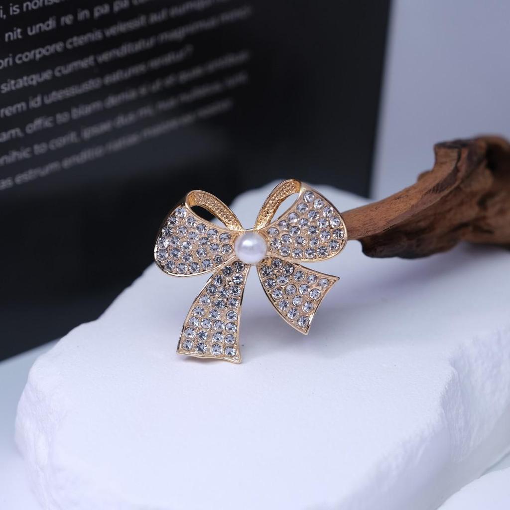 High-End Rhinestone Crystal Beveled Bow Brooch Pin