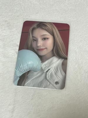 [USED] ITZY Yeji Trading Card Soundwave Lucky Draw Polaroid