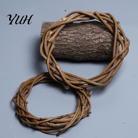 Unfinished Rattan Ornaments Natural Wreath Frame, Vine Rings for DIY Crafts, Twig Retro Style Crafting Wreaths Christmas Floral Arrangement Farmhouse
