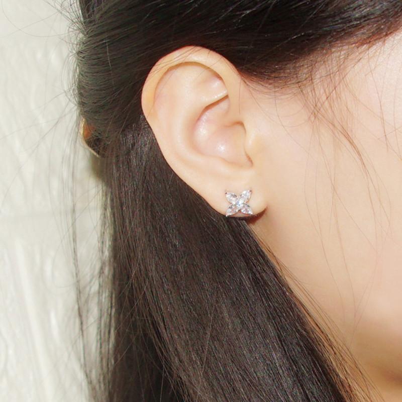 S925 Sterling Silver Stud Earrings Women's Crystal Zircon Clover Earrings Simple Fashion Hypoallergenic