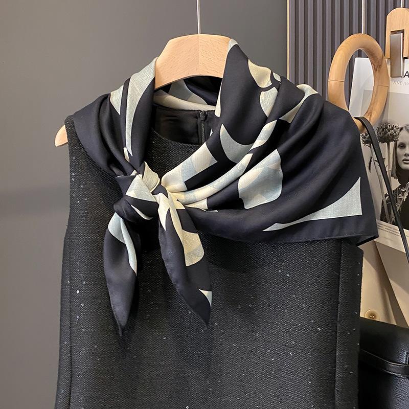 Korean Version New Spring and Autumn Summer Double-sided Printed High-end Scarf Scarf Fashionable Age-reducing Sunscreen Shawl Scarf for Women