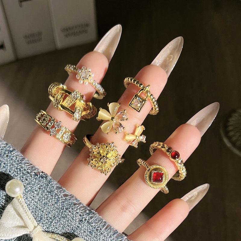 Bright small broken diamonds inlaid with flowers retro light luxury temperament ring women's ins cold wind niche high-end ring
