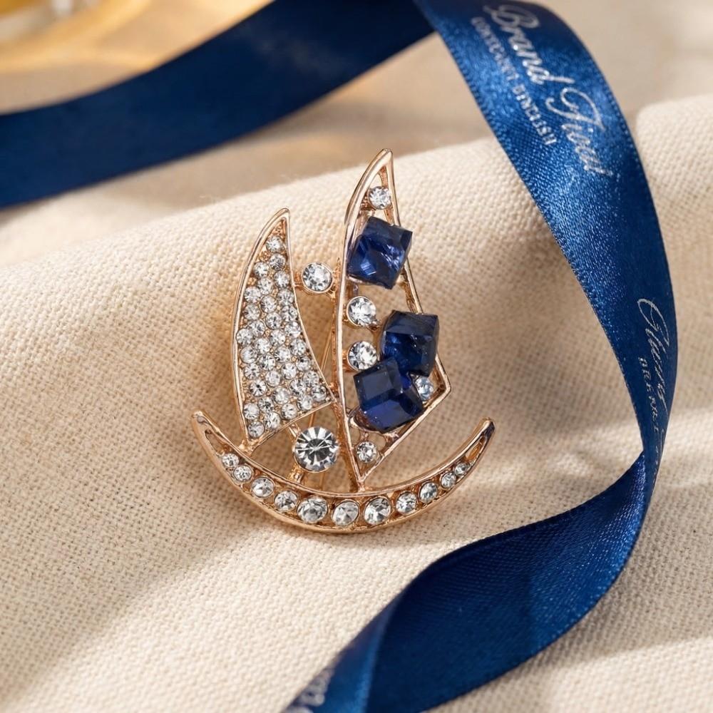 Zinc Zinc Alloy Rhinestone Sailboat Brooch Boat Badge Suit Lapel Pin Suit Collar Pin  Jewelry Accessories