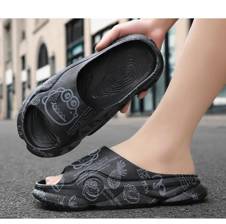 Крутые тапочки для мужчин летом Новые модные домашние Мягкая подошва Противоскользящие EVA Модные парные тапочки EVA 2 цвета 36-45