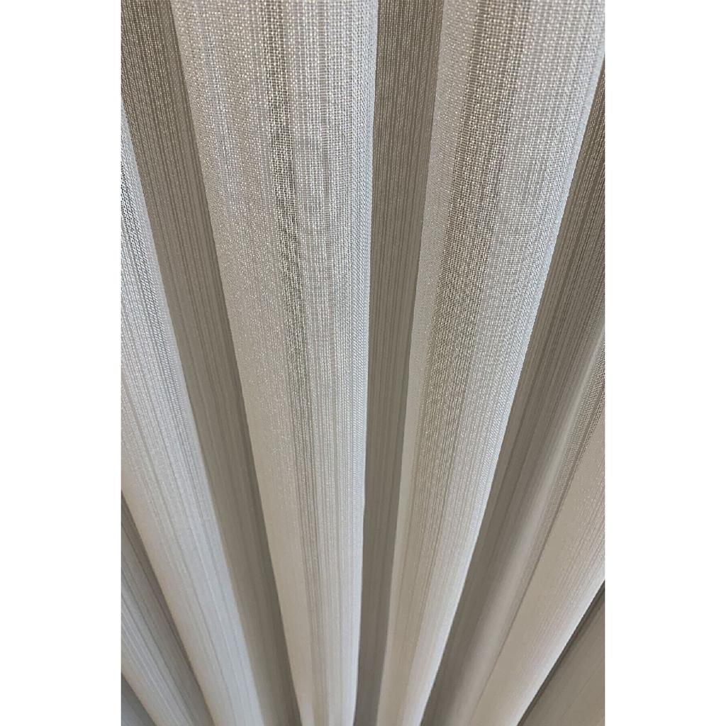 Занавес из тюля цвета экрю в полоску со спортивным рисунком