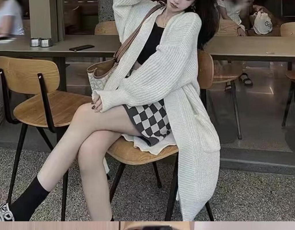 Chunky Knit Women's Cardigan - Versatile, Loose, Mid-Length for Autumn/Winter.