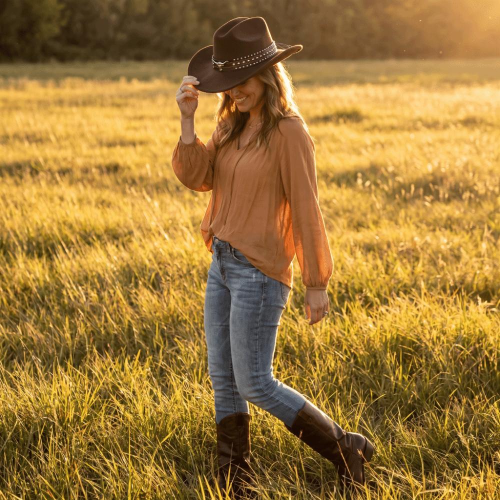 Wide Brim Felt Cowgirl Hat Rivet Sun Hat Fashion Western Cowboy Hat Outdoor Use