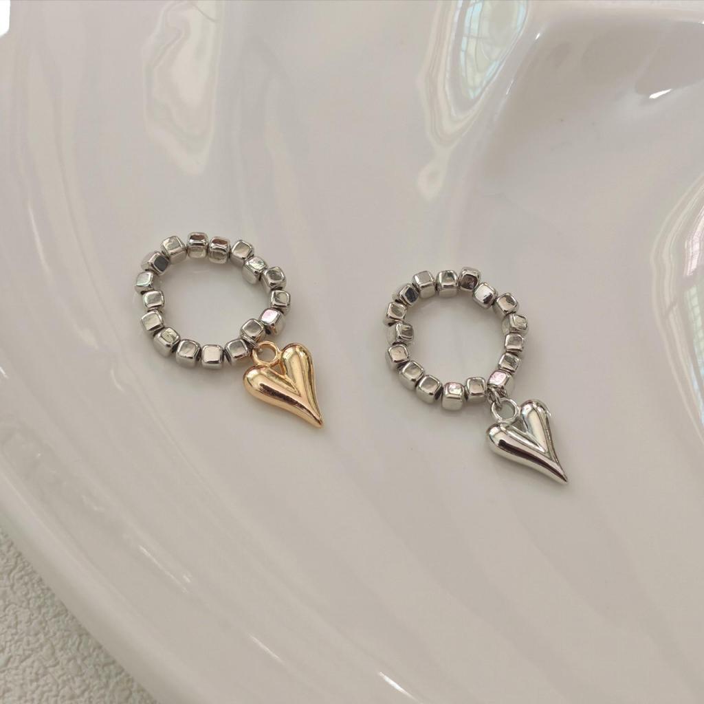 Кросс-бордер Квадратное эластичное кольцо с бусинами и блестящим акцентом в виде сердца