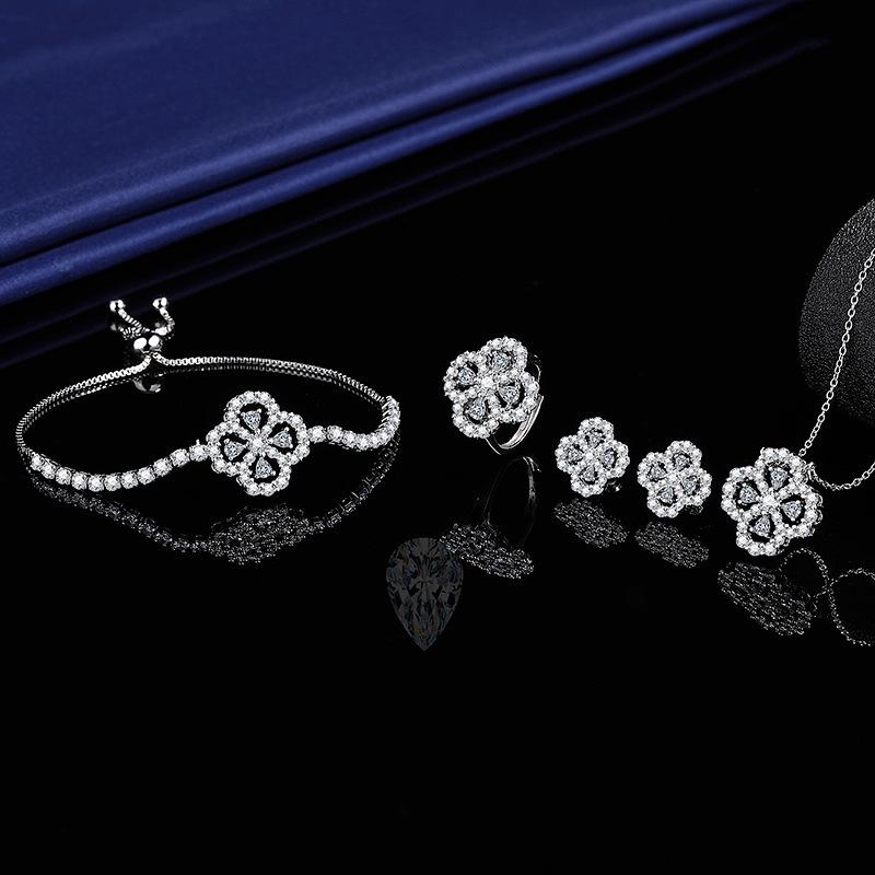 Многоцветный набор украшений с драгоценными камнями: корона королевы, колье, кольцо, серьги и кулон для женщин