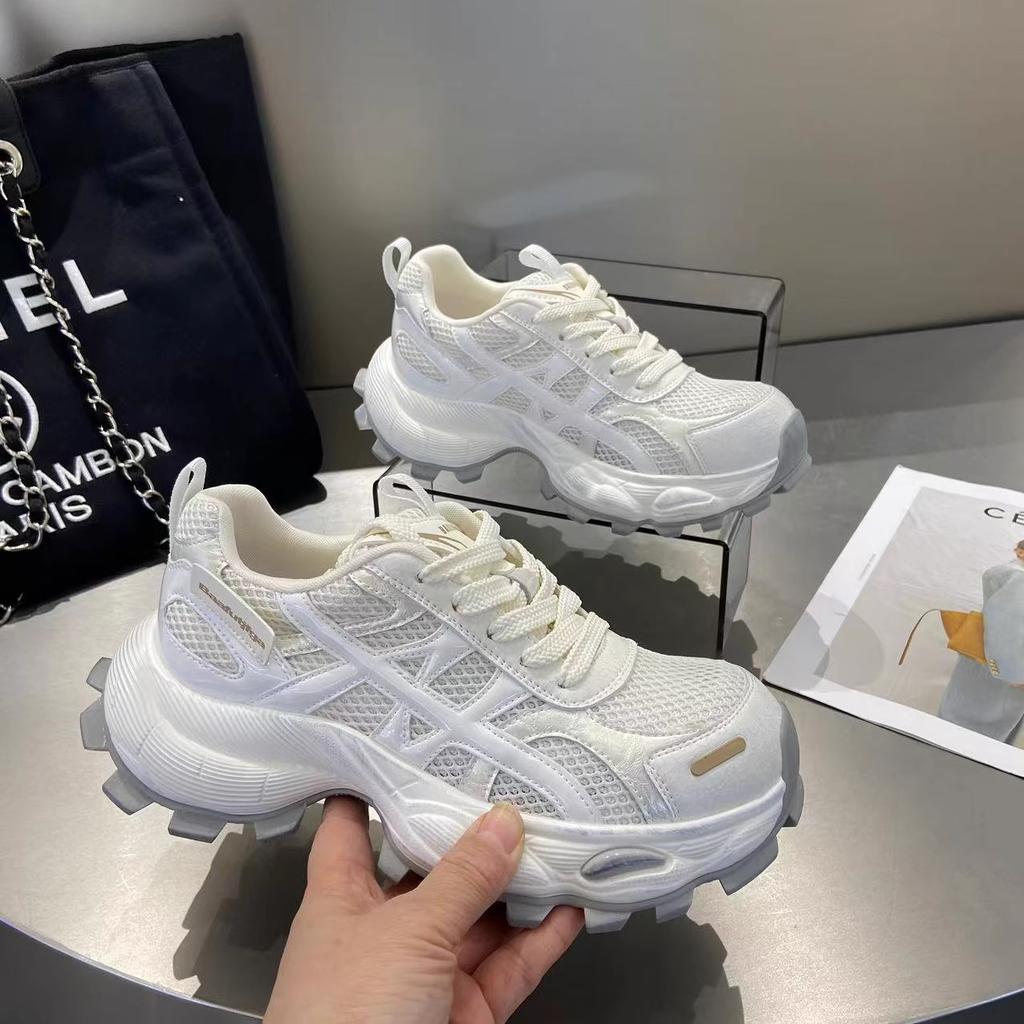 Лето 2025 новые сетчатые дышащие кроссовки на толстой подошве в стиле «папа» женские увеличивающие рост маленькие легкие беговые спортивные повседневные туфли