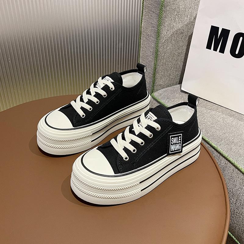 Женские кроссовки из парусины на толстой подошве весна/лето 2024 г. — визуально увеличивающие рост, со шнуровкой, низкие, модный белый цвет в корейском стиле