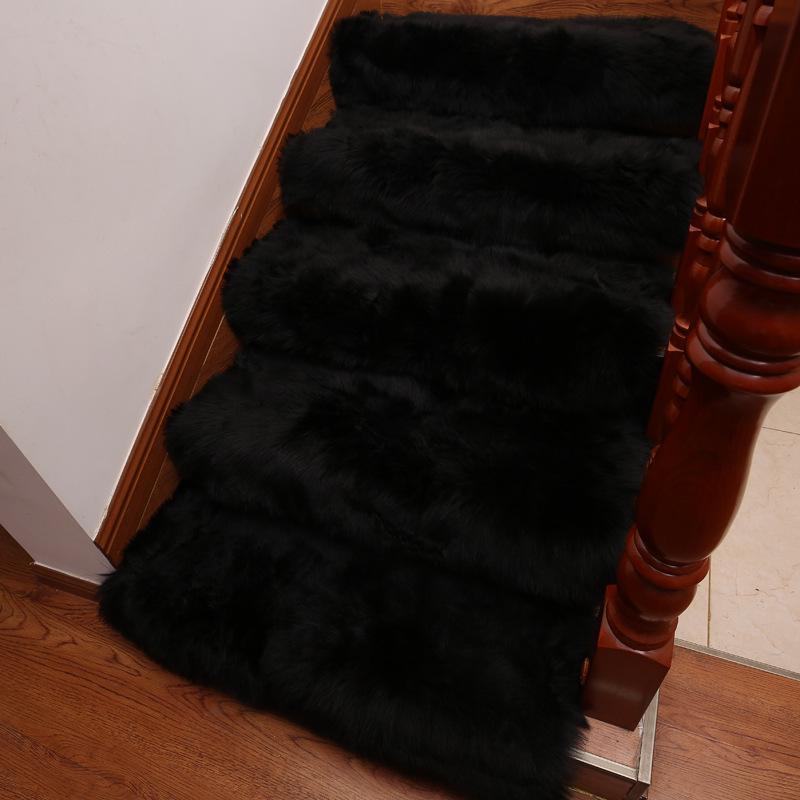 Плюшевые противоскользящие накладки на ступени из искусственной шерсти