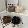 New Winter Niche Design Bag for Women Retro Chain Solid Color Women Bucket Bag One Shoulder Crossbody Bag Trendy