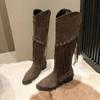 Модные женские сапоги длиной до колена в стиле бохо, новые заостренные сапоги из искусственной замши с кисточками, женские длинные сапоги на толстом каблуке, женские сапоги 2024 года