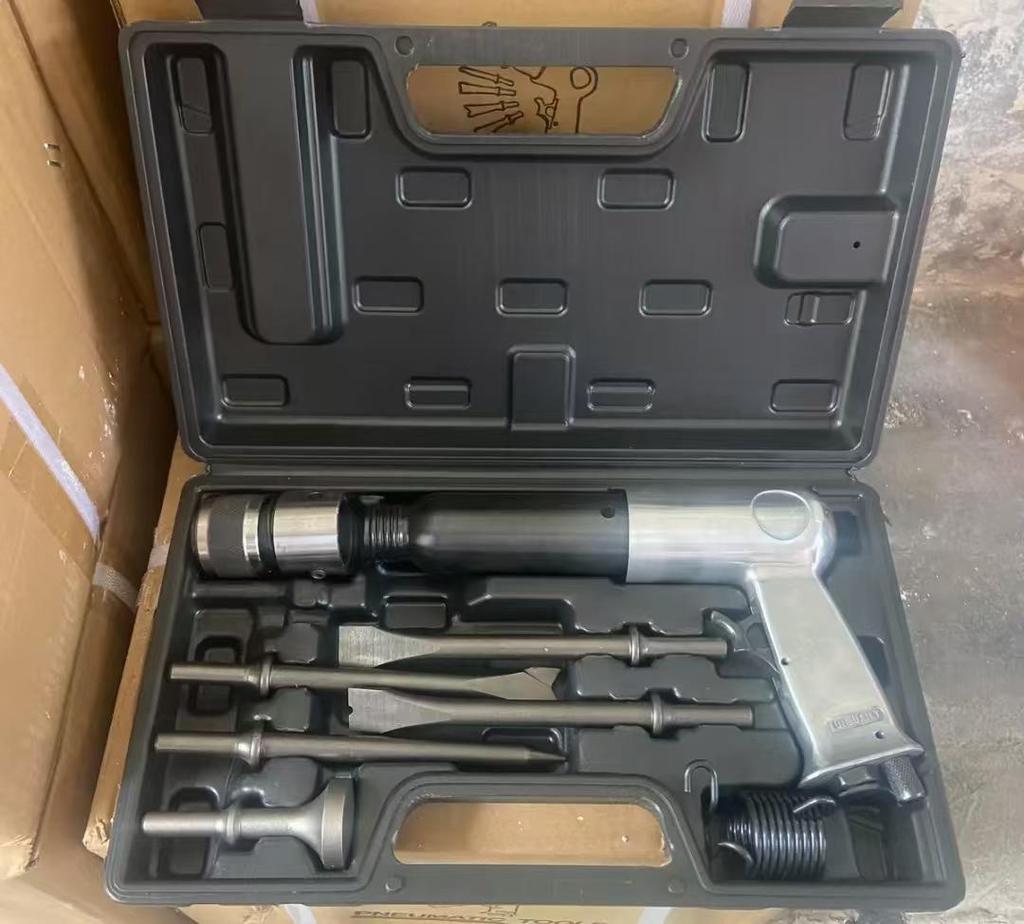 Набор инструментов для снятия соединений и шаровых опор пневматическим зубилом