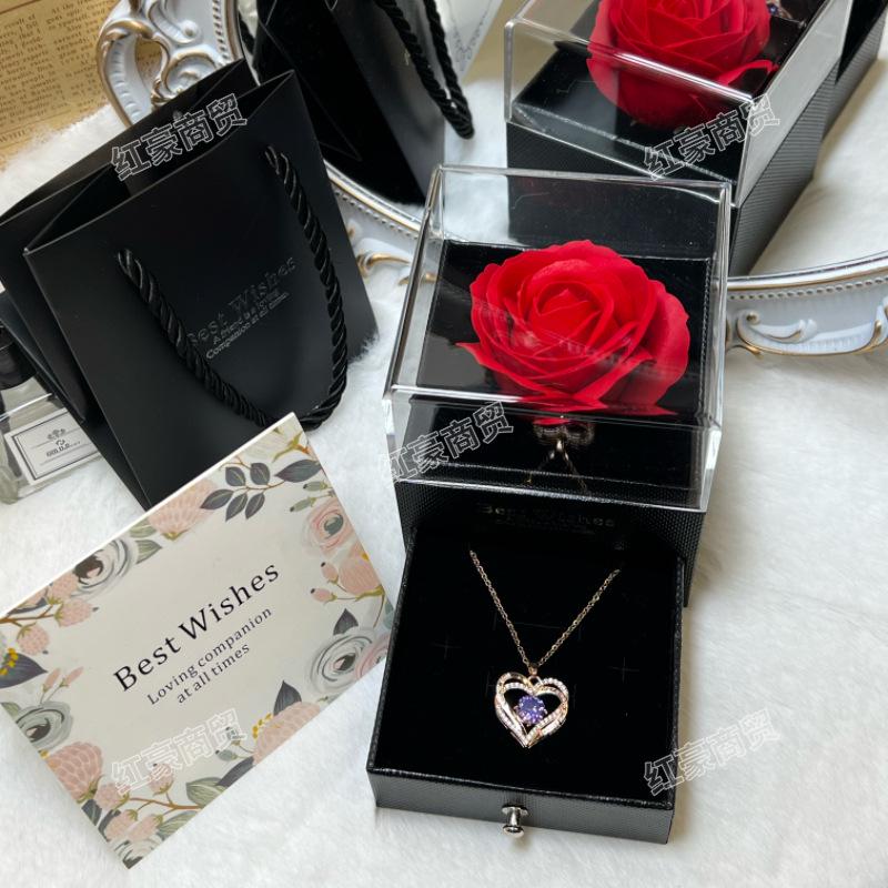 Подарочная коробка в форме сердца для розы и ожерелья: Набор из стабилизированных цветов на День святого Валентина и День матери