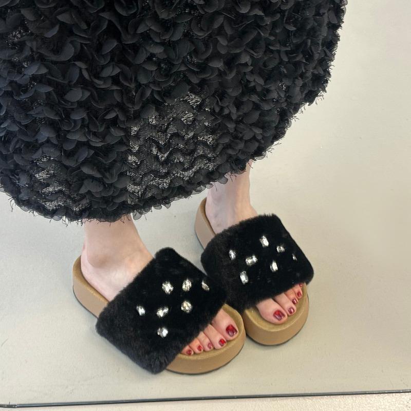 Fashion High Quality Slippers Home Winter Casual Designer Shoes Women 2025 New Luxury Slides Fashion Elegant Footwear