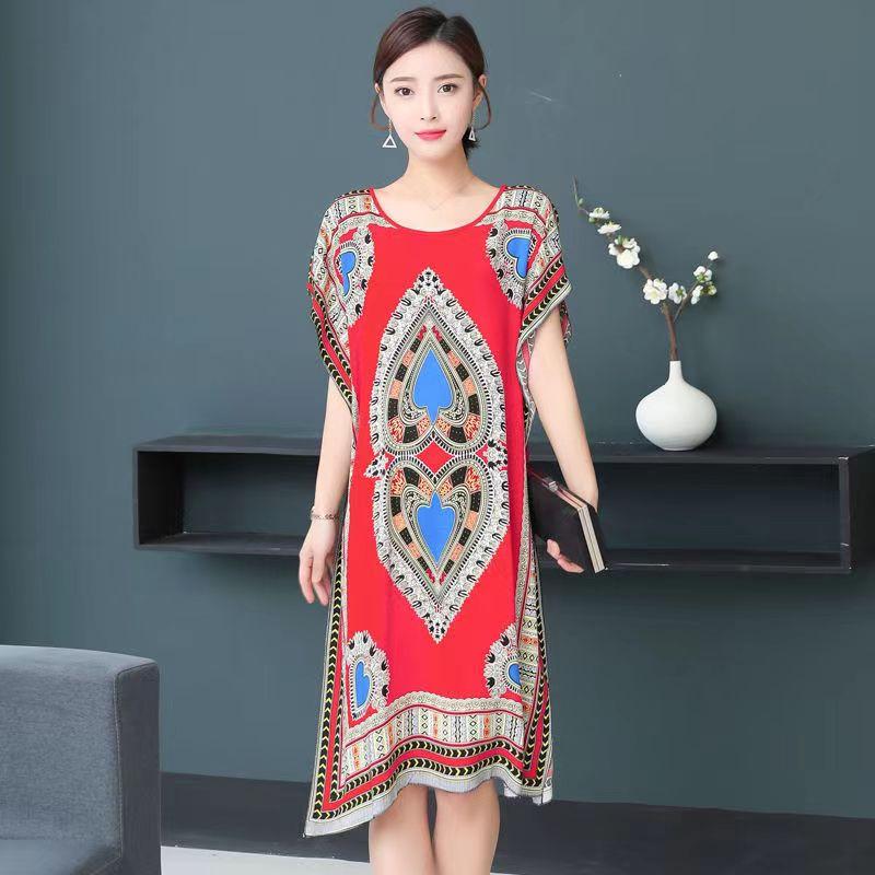 Летнее платье из хлопка и шелка. Прохладное и удобное платье средней длины с принтом. Свободное повседневное женское платье в этническом стиле с короткими рукавами.