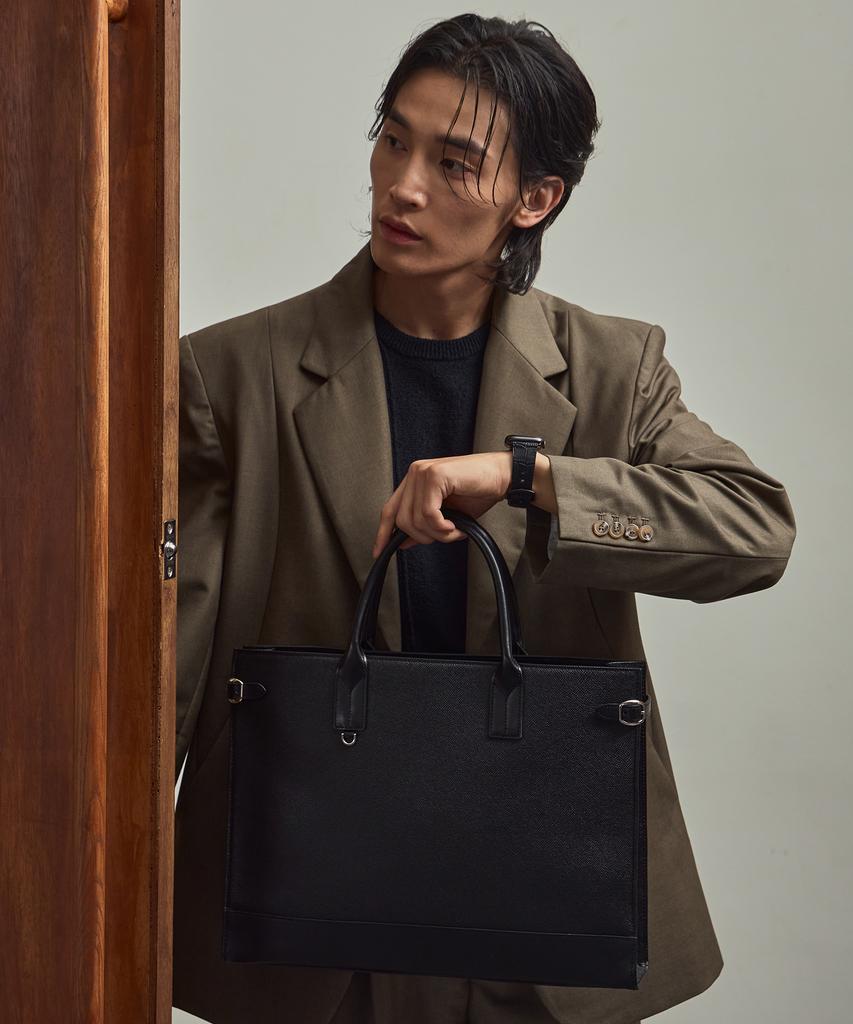 Matt Embossed Leather Men'S Slim Square Bag (Black) B42968